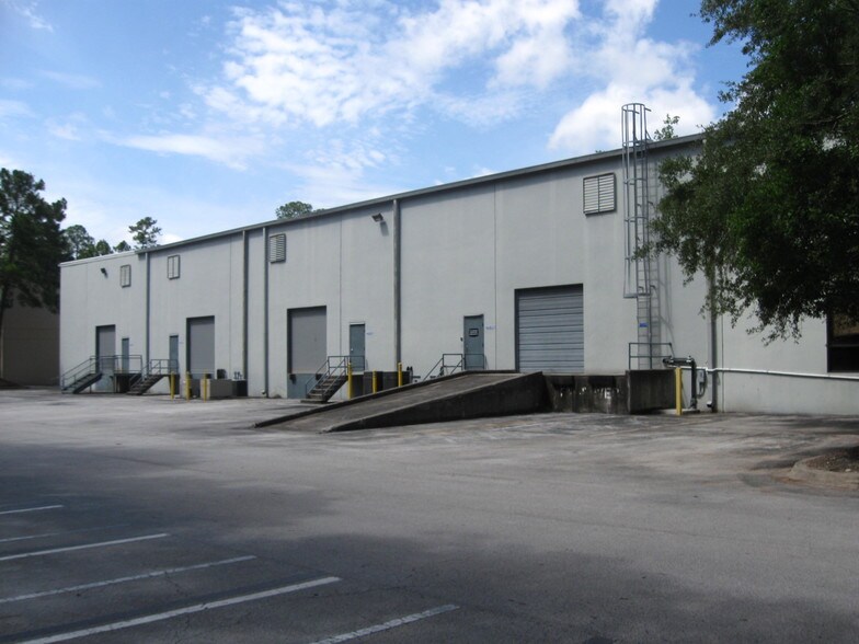 More Photos Of 7750-1 Bayberry Rd, Jacksonville Unknown For Lease