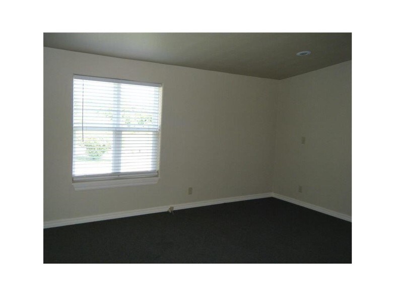 More Photos Of 4823 Har-ber Ave, Springdale Office For Sale