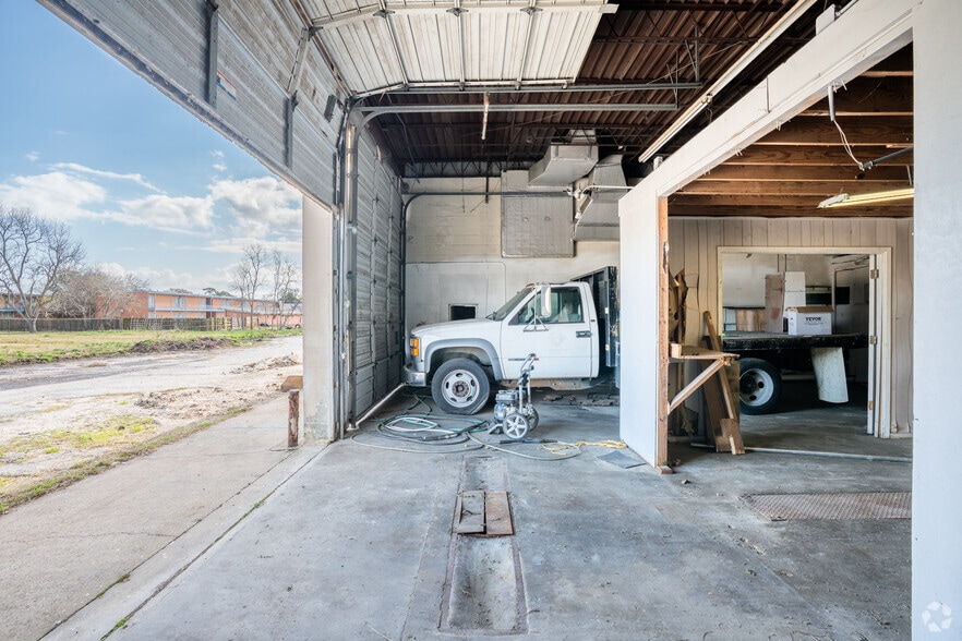 More Photos Of 3835 Gulfway Dr, Port Arthur Warehouse For Lease