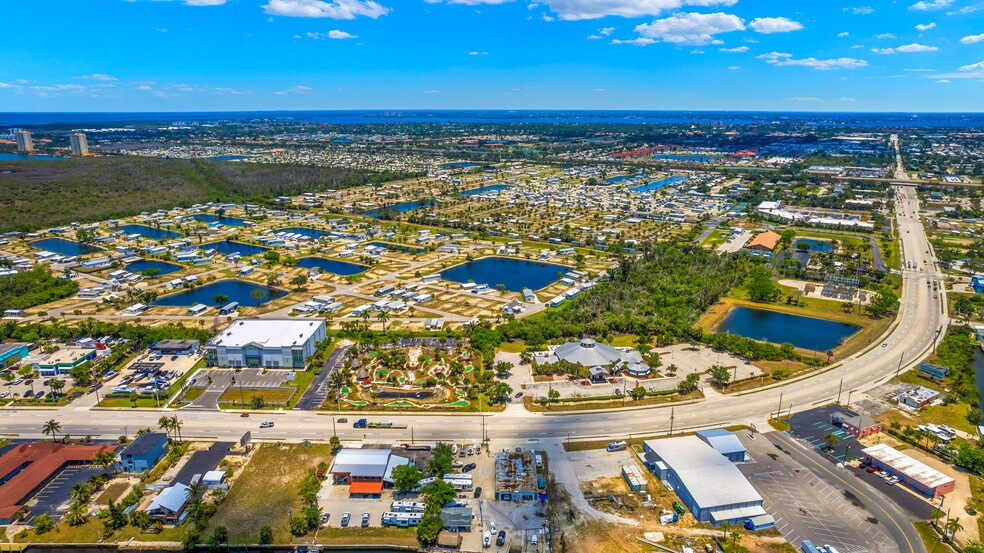 More Photos Of 17650 San Carlos Blvd, Fort Myers Supermarket For Sale