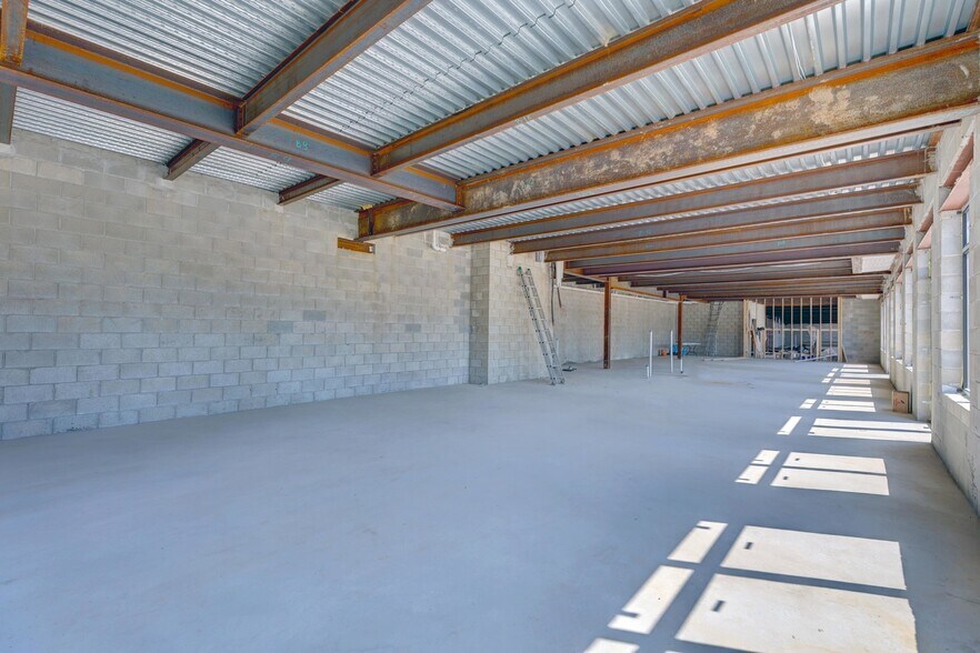 More Photos Of 9201 Milwaukee ave, Niles General Retail For Lease