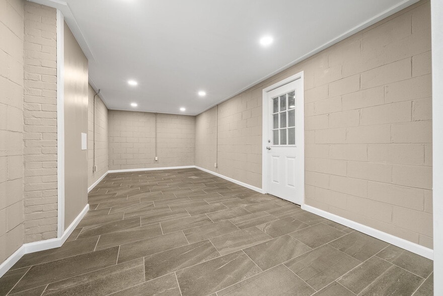 More Photos Of 797 Carlton Dr, Bentleyville Service For Lease