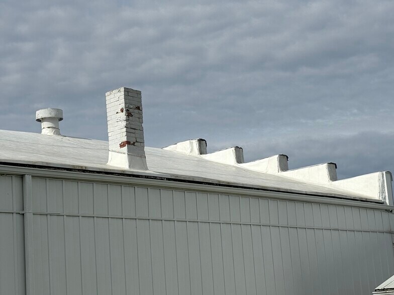 More Photos Of 415 Broad Ave, Stanton Industrial For Sale