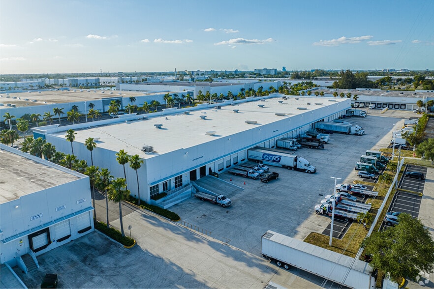 More Photos Of 2701 SW 32 Ave, Hallandale Beach Warehouse For Lease