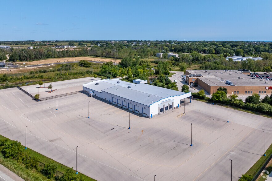 More Photos Of 800 E Green Bay Ave, Saukville Auto Dealership For Lease