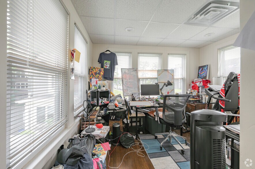 More Photos Of 820 Farmington Ave, West Hartford Office Residential For Lease