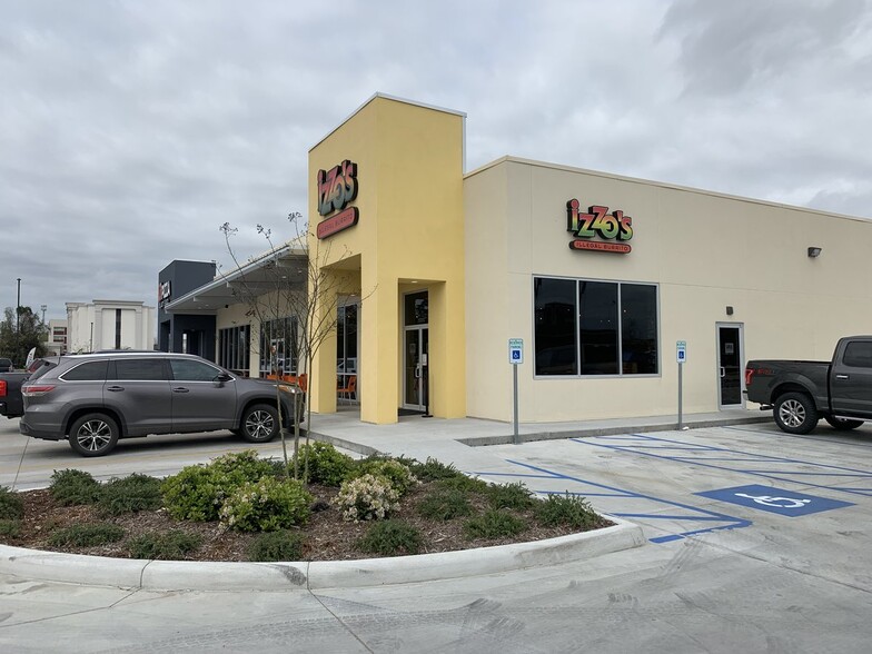 More Photos Of 2703 Outfiter's Dr, Gonzales General Retail For Lease