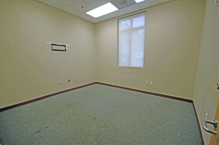 More Photos Of 1922 K M Wicker Memorial Dr, Sanford Medical For Lease