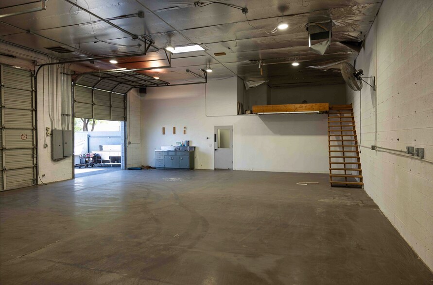 More Photos Of 6064 N 57th Ave, Glendale Industrial For Lease