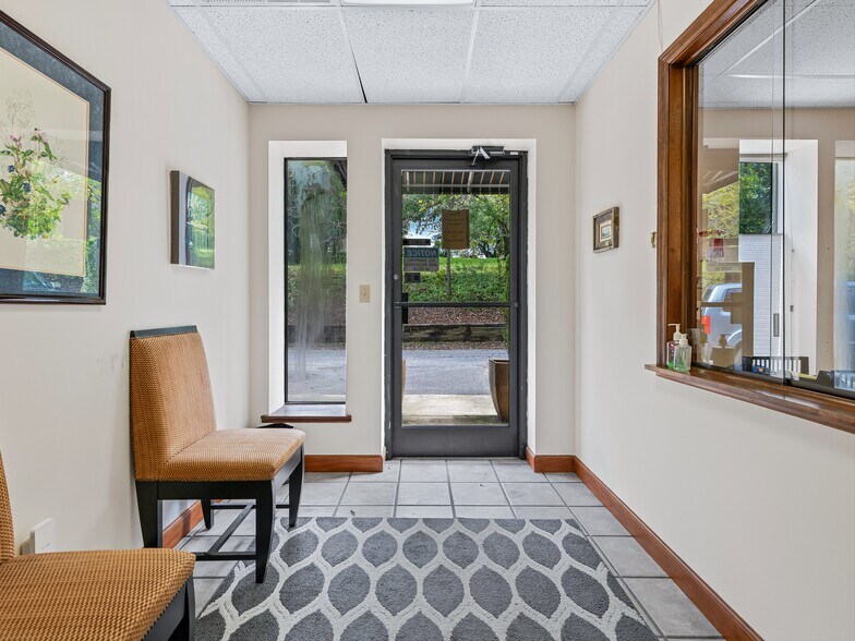 More Photos Of 81 Monticello Rd, Weaverville Showroom For Sale