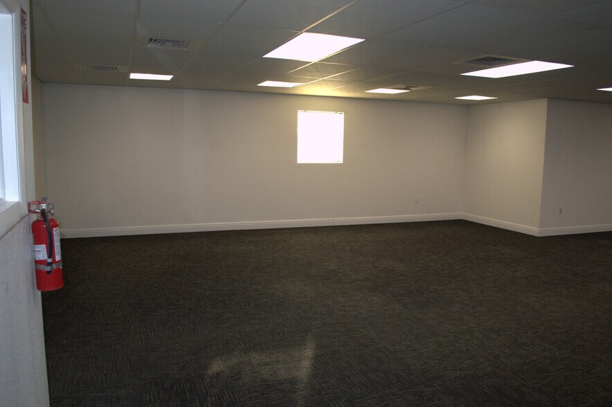 More Photos Of 2979 N 46th Ave, Saint Petersburg Office For Lease