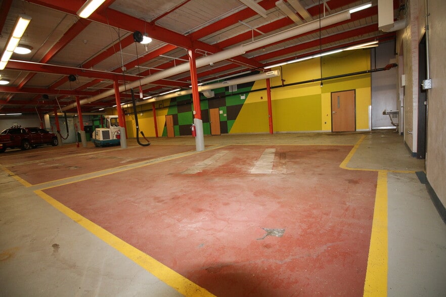 More Photos Of 925 N 8th St, Camden Warehouse For Lease