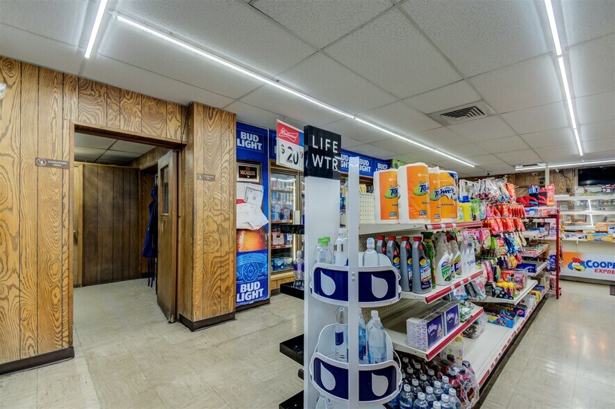 More Photos Of 1705 SW Frank Phillips Blvd, Bartlesville Service Station For Sale