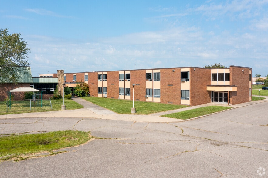 More Photos Of 15601 Northline Rd, Southgate Schools For Sale