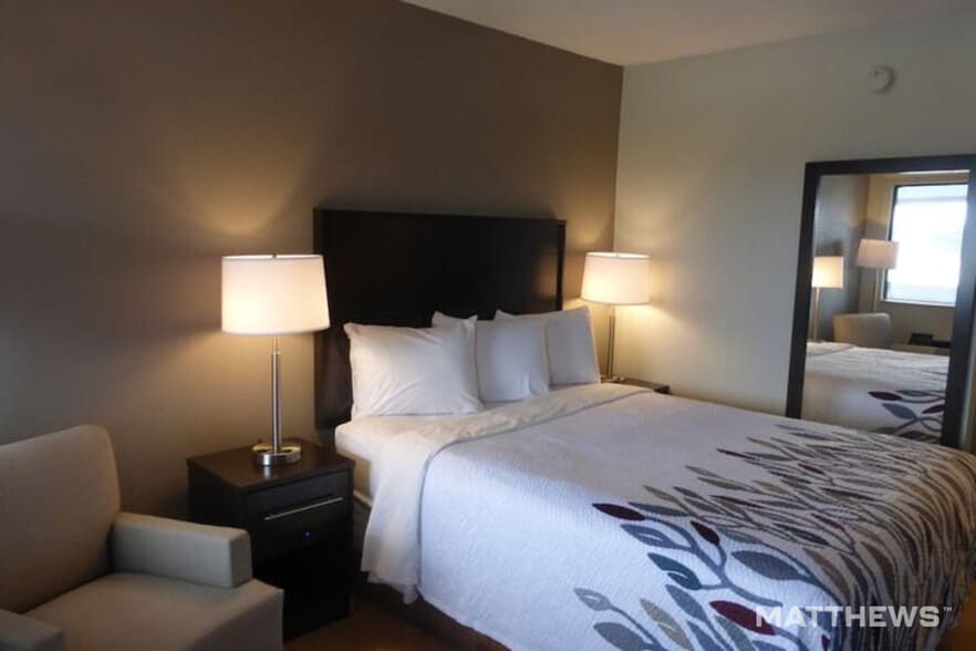 More Photos Of 220 Waterworks Rd, Somerset Hotel For Sale