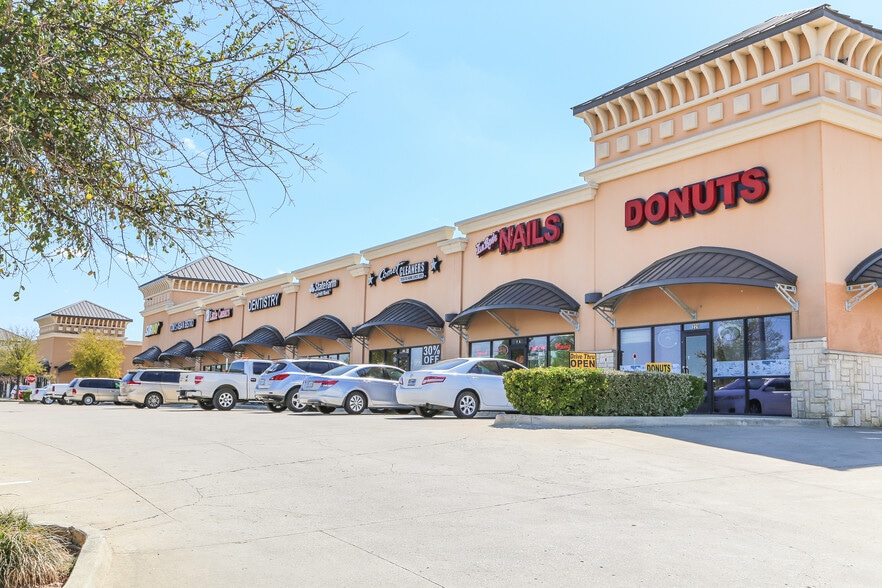 More Photos Of 2941 S Precinct Line Rd, Fort Worth Storefront For Lease