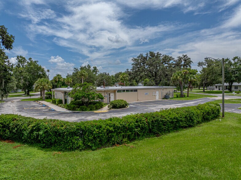Primary Photo Of 2020 Flamingo Dr, Bartow Medical For Sale
