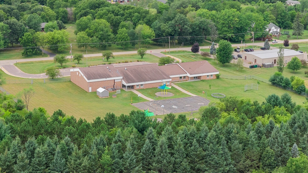 Primary Photo Of 414 S Church St, Endeavor Schools For Sale
