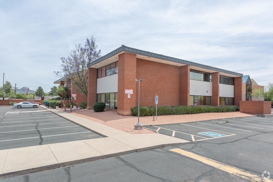 More Photos Of 7550 N 19th Ave, Phoenix Medical For Lease