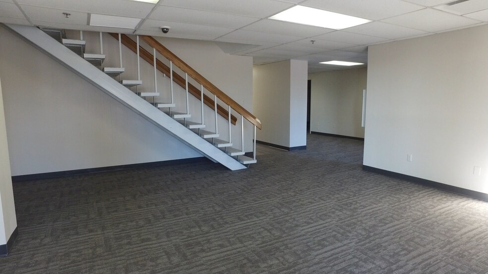 More Photos Of 214 N Wright St, Delavan Distribution For Lease