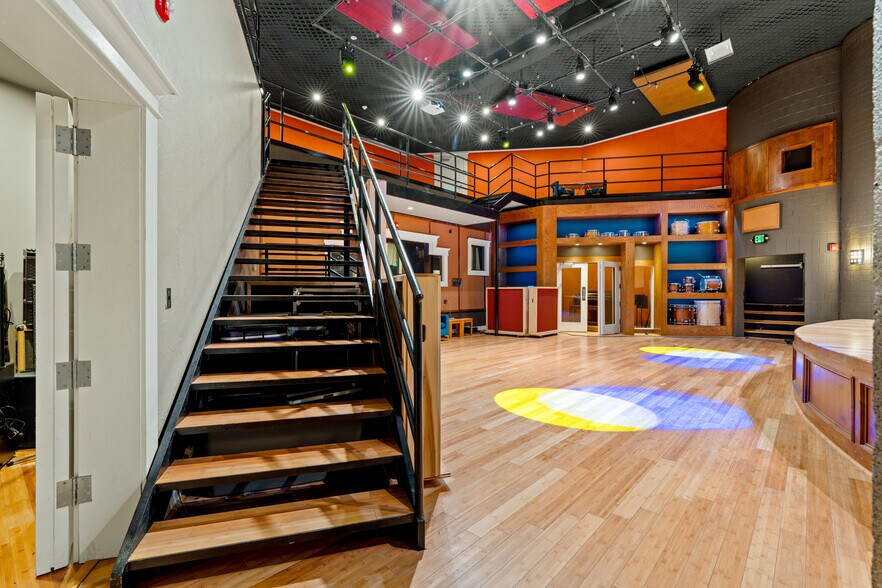 More Photos Of 2908 Epperly Dr, Del City Loft Creative Space For Sale