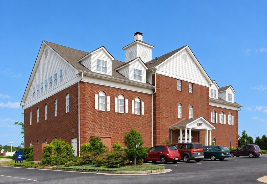 More Photos Of 100 Colony Park Dr, Cumming Bank For Sale