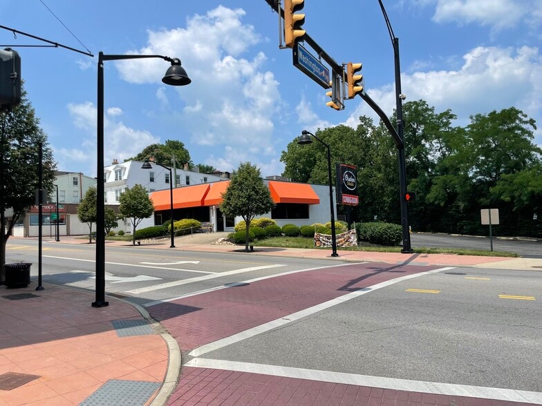 More Photos Of 4727 Vine St, Cincinnati Restaurant For Lease