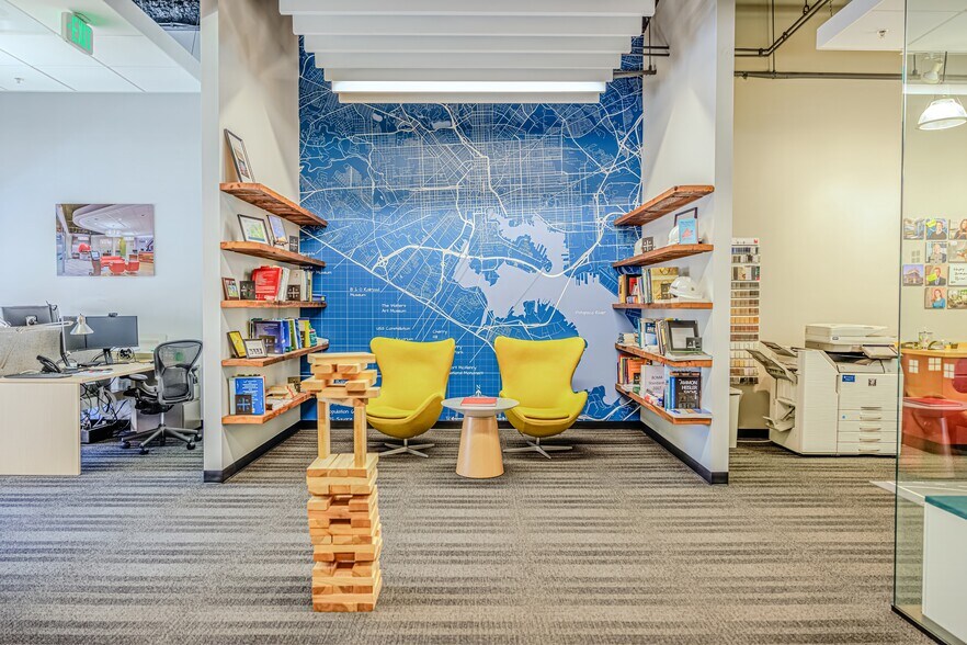 More Photos Of 300 W Pratt St, Baltimore Office For Sale