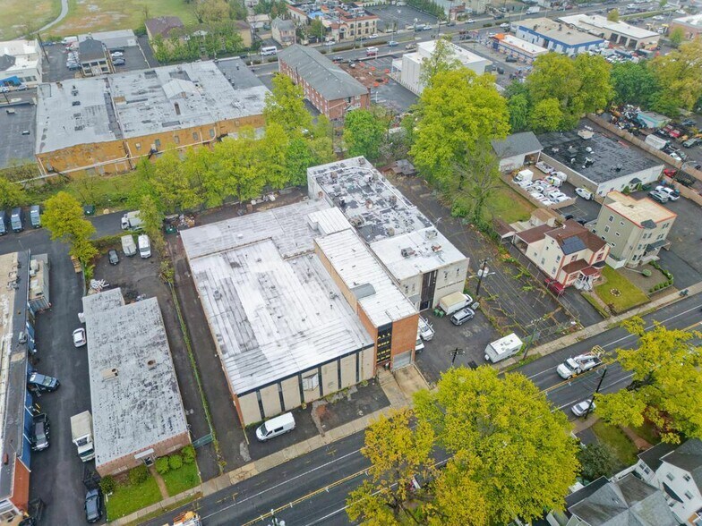 More Photos Of 300-306 W 1st Ave, Roselle Warehouse For Sale