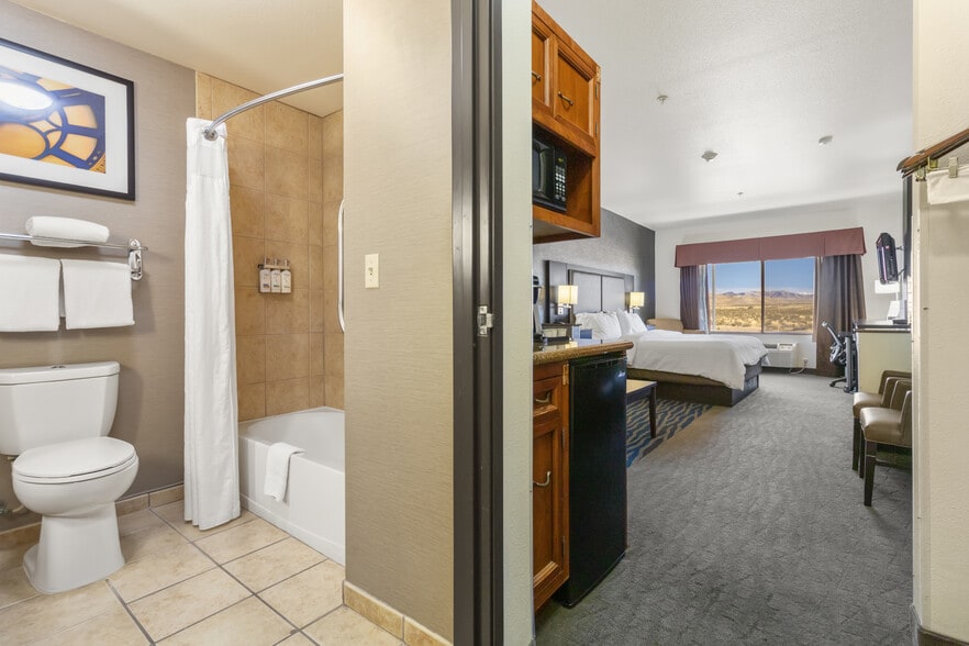 More Photos Of 2700 Lenwood Rd, Barstow Hotel For Sale