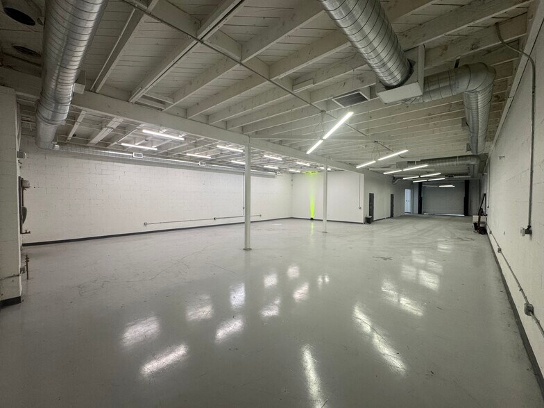 More Photos Of 1412 S Gerhart Ave, Commerce Warehouse For Lease