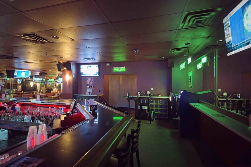 More Photos Of 5921 Tacony St, Philadelphia Bar For Sale