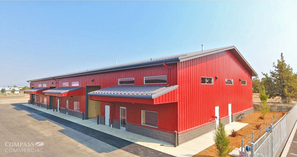 Primary Photo Of 4620 SW 23rd St, Redmond Warehouse For Lease