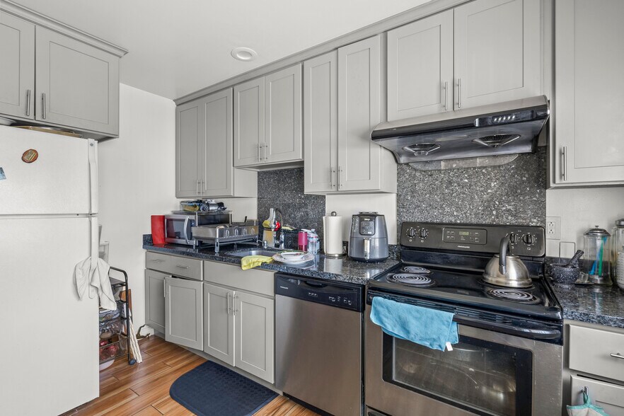More Photos Of 4425 Blackford Ave, San Jose Apartments For Sale