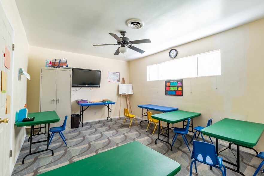 More Photos Of 10335 La Tuna Canyon Rd, Sun Valley Schools For Sale