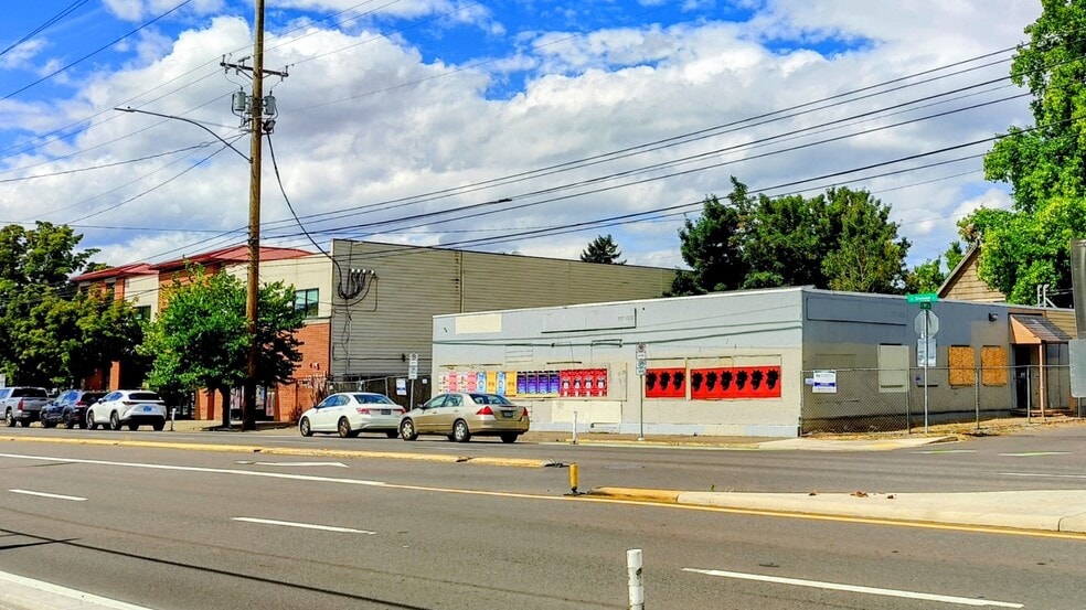 More Photos Of 8827 SE Division St, Portland Freestanding For Sale