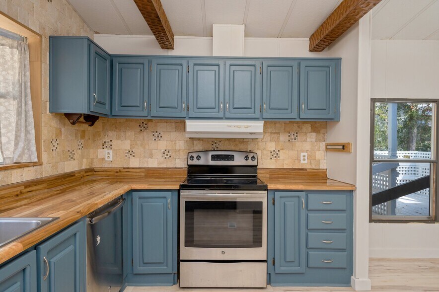 More Photos Of 341 Madison St, Freeport Multifamily For Sale