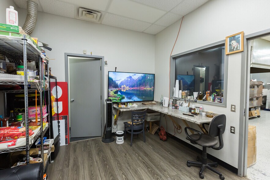 More Photos Of 1140 Kermit St, Plainview Restaurant For Sale