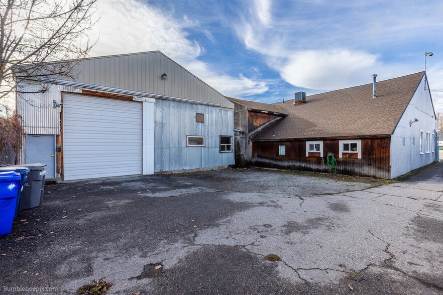 More Photos Of 104-106 N Hutchinson Rd, Spokane Valley Flex For Sale