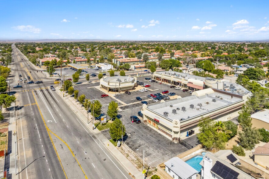 More Photos Of 1000-1044 E Avenue K, Lancaster Unknown For Lease