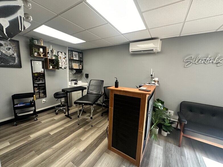 More Photos Of 559-561 Lake Ave, Saint James Medical For Sale