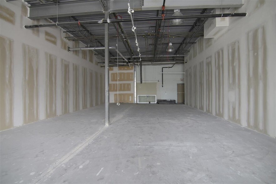 More Photos Of 100 Ranch Market, Strathmore Unknown For Lease