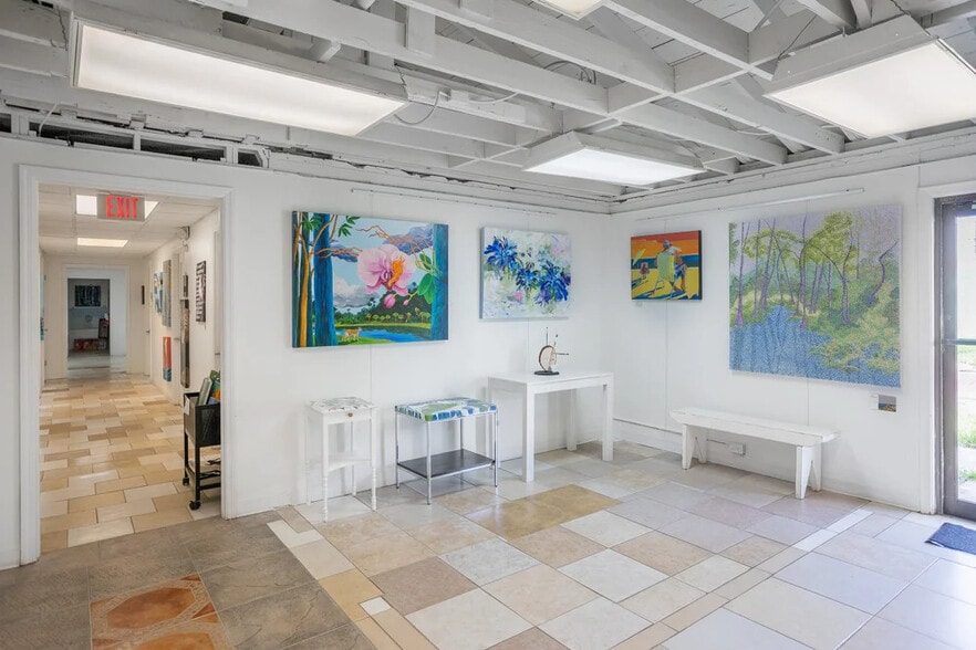 More Photos Of 400 23rd St S, Saint Petersburg Storefront Retail Office For Lease