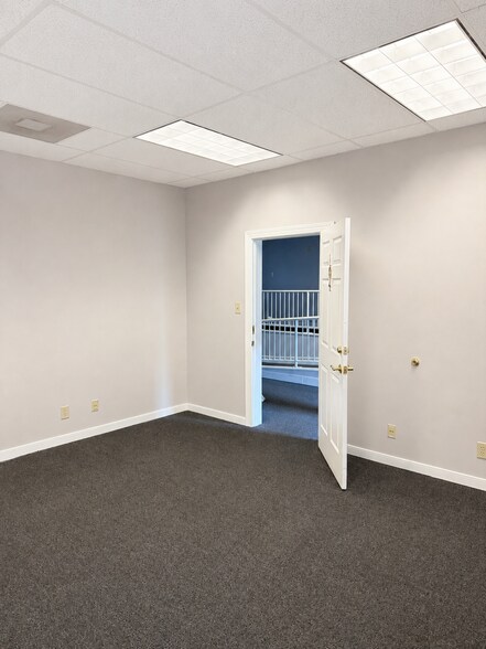 More Photos Of 9568 Kings Charter Dr, Ashland Coworking Space