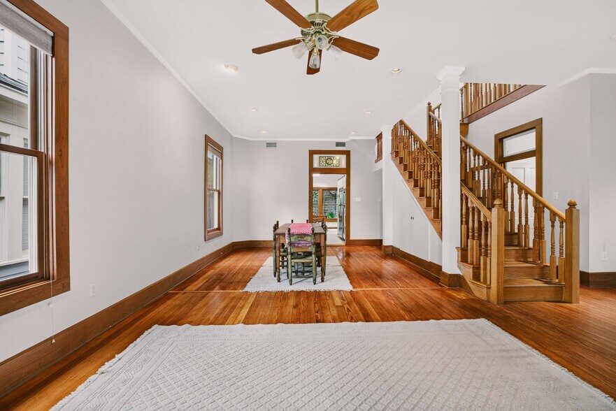 More Photos Of 812 W 10th St, Austin Office For Sale