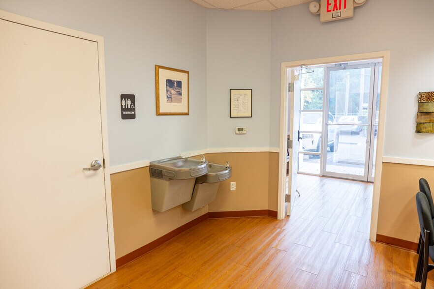 More Photos Of 2439 Country Place Blvd, Trinity Medical For Lease