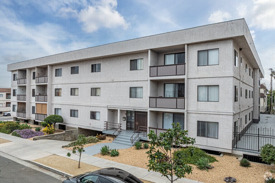 More Photos Of 201 N Belmont St, Glendale Apartments For Sale
