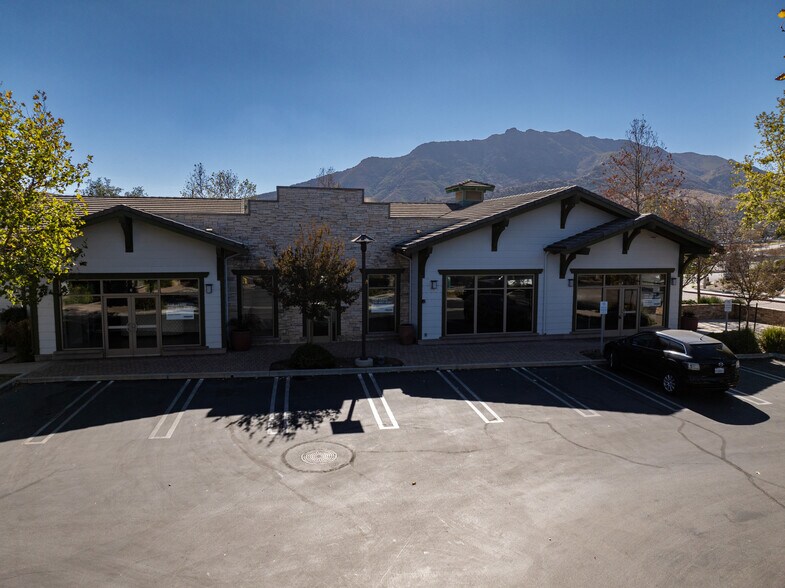 More Photos Of 29105-29125 Canwood St, Agoura Hills Restaurant For Lease