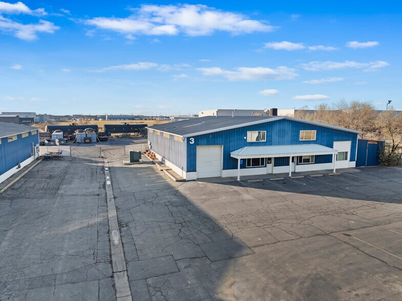 More Photos Of 425 N 400 W, North Salt Lake Warehouse For Lease