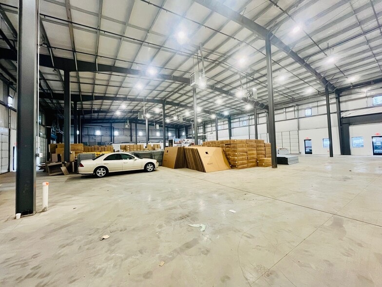 More Photos Of 3301-3393 S Clinton Ave, South Plainfield Light Distribution For Lease